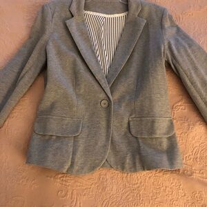 Elegant Women's Gray Blazer